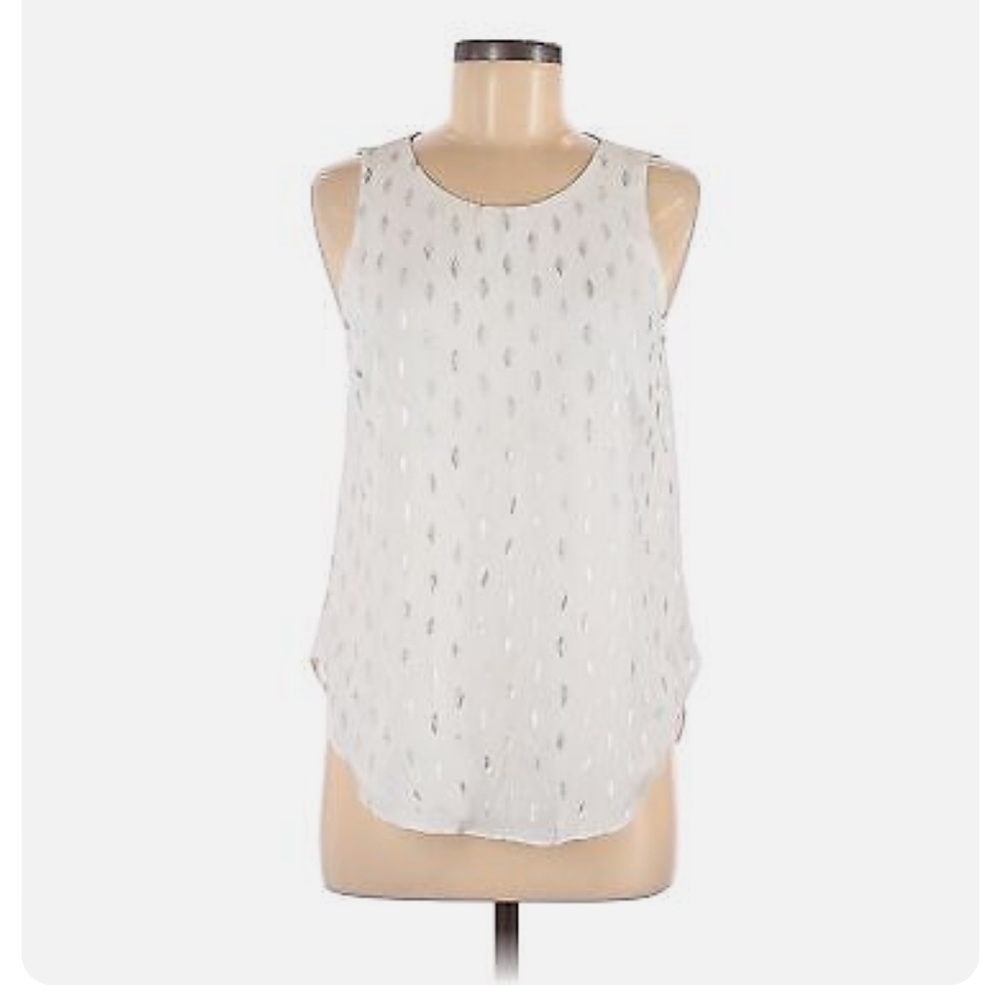 🎉 4 for $20🎉 white metallic top with scoop open back